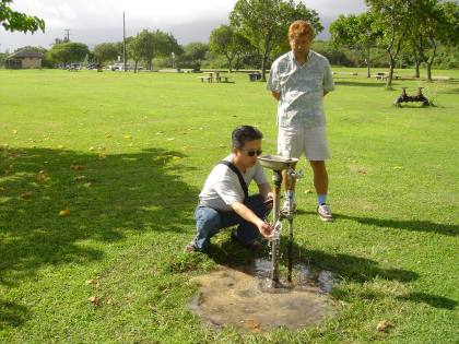 チャイナマンズハット島を望む公園の水道水